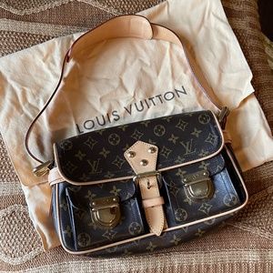 Louis Vuitton Monogram Hudson PM handbag